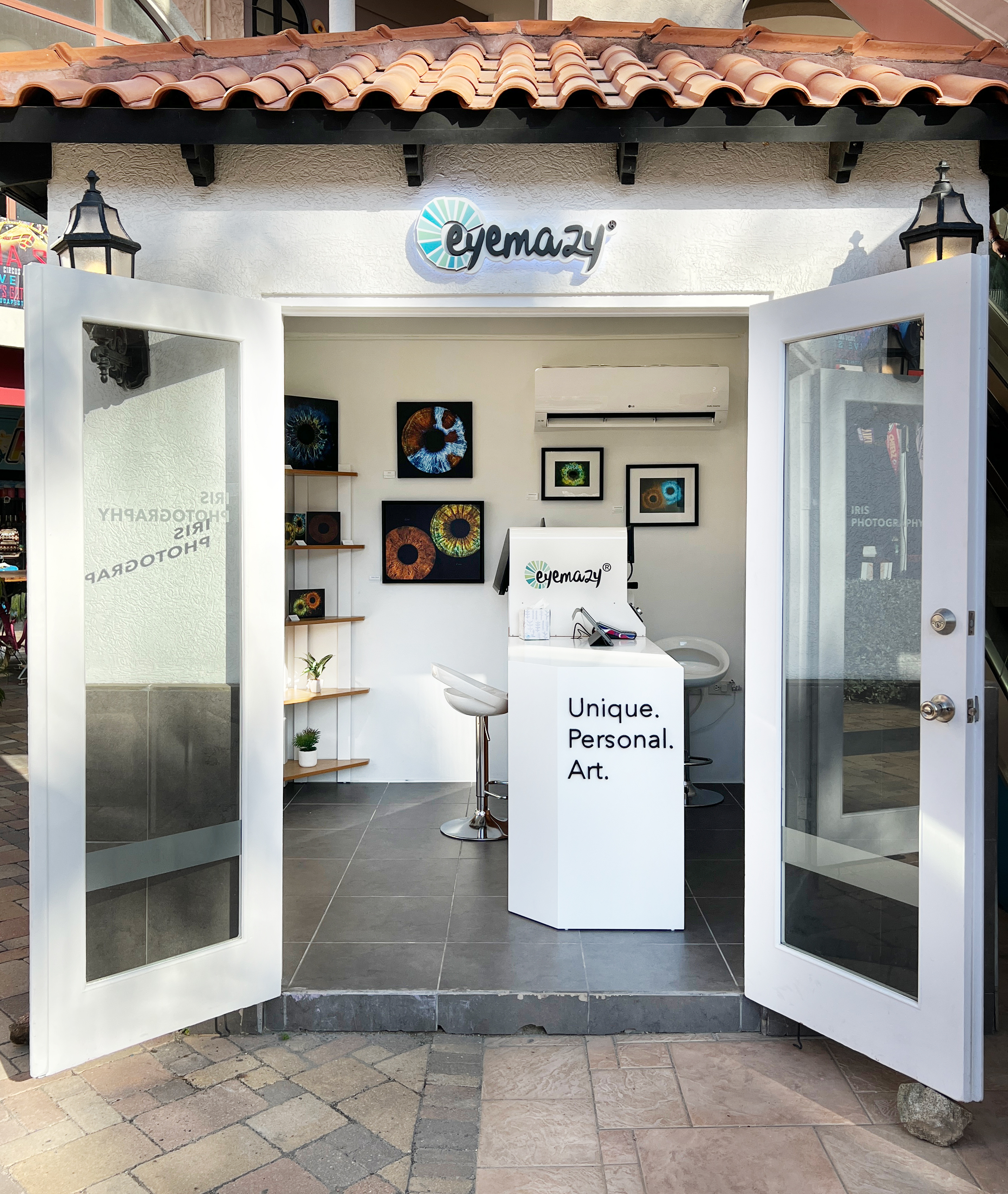 Eyemazy pocket shop in Oranjestad