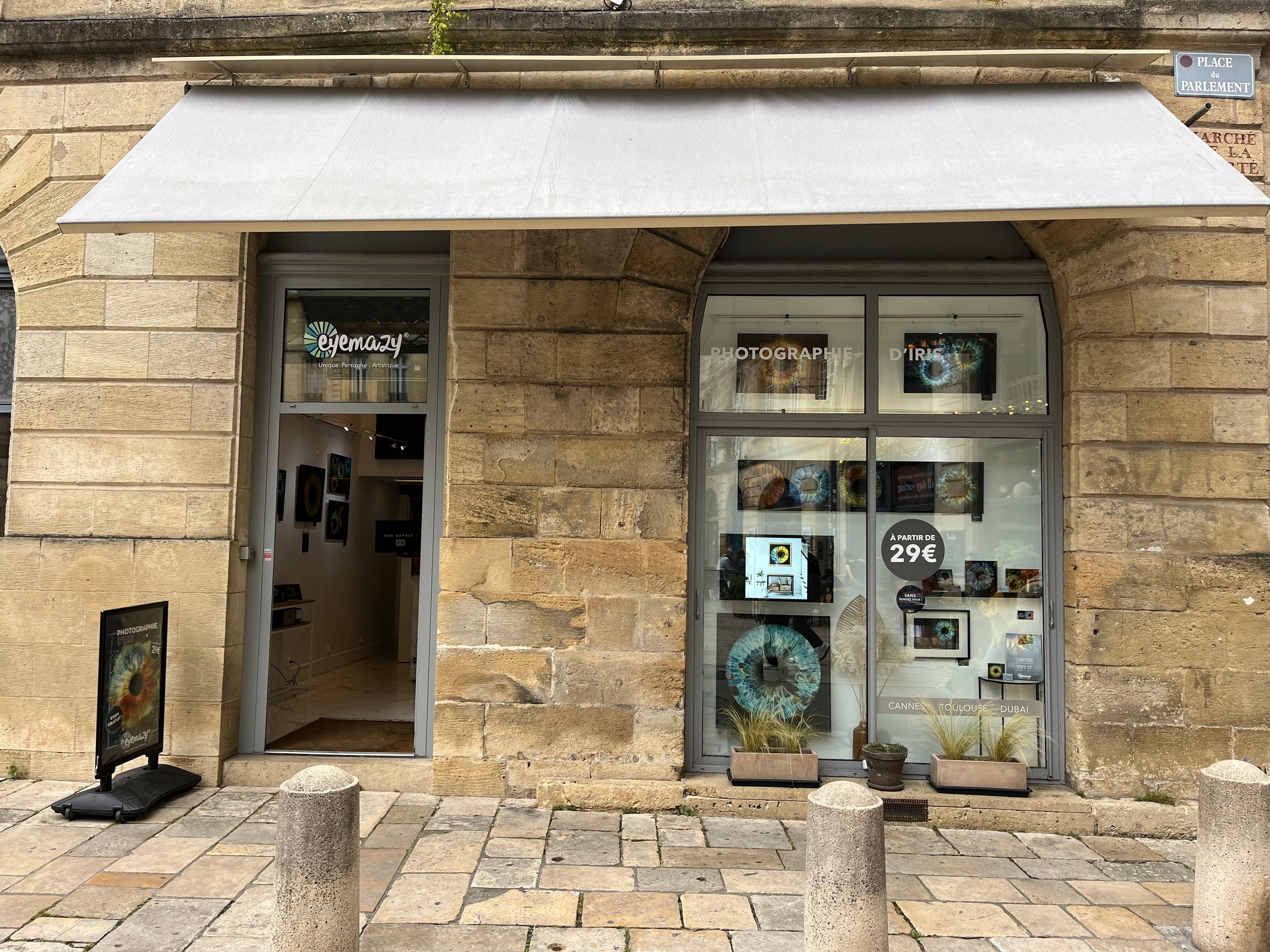 Entrance of Eyemazy store in Bordeaux