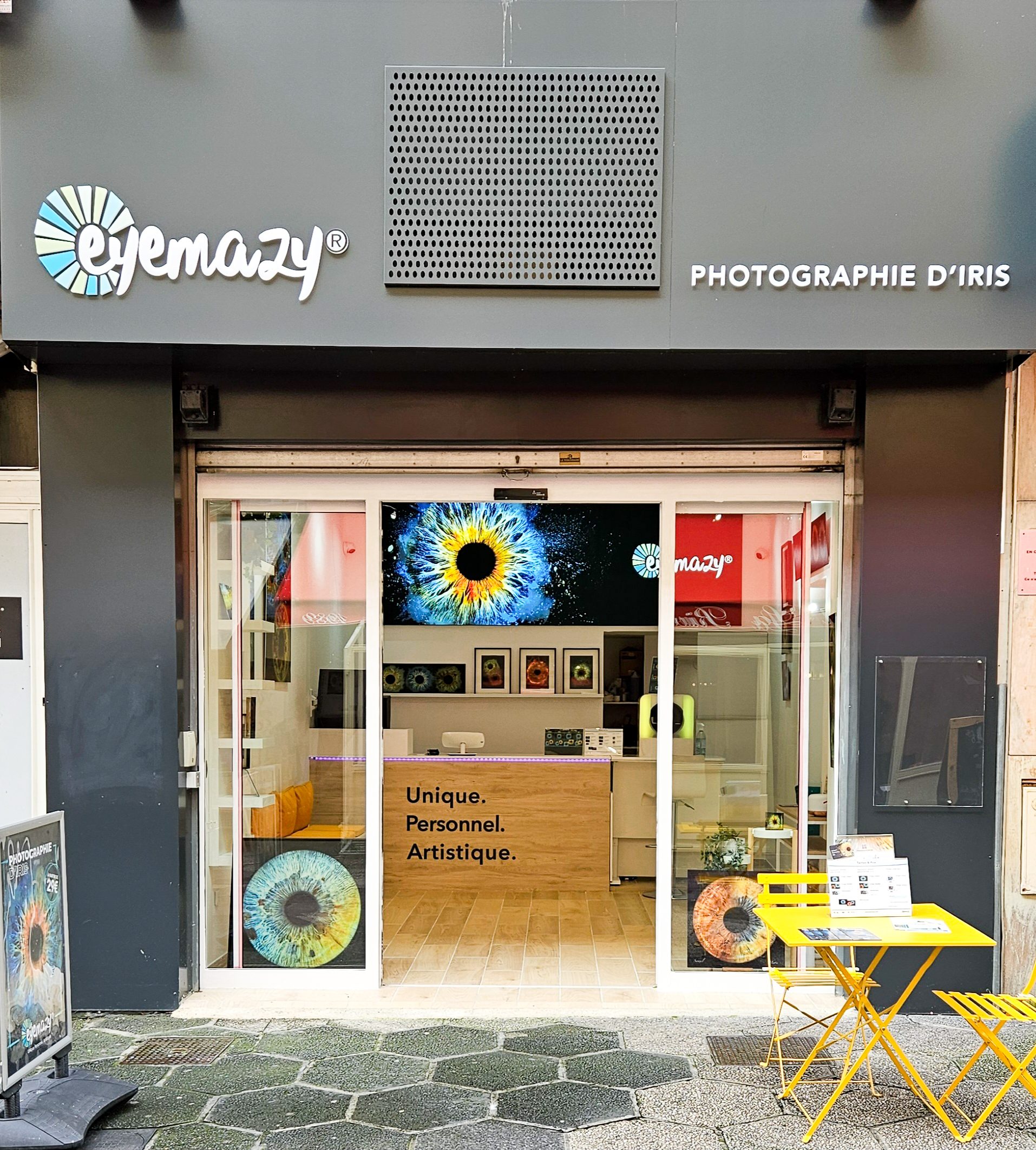 Entrance of Eyemazy store in Nice, France