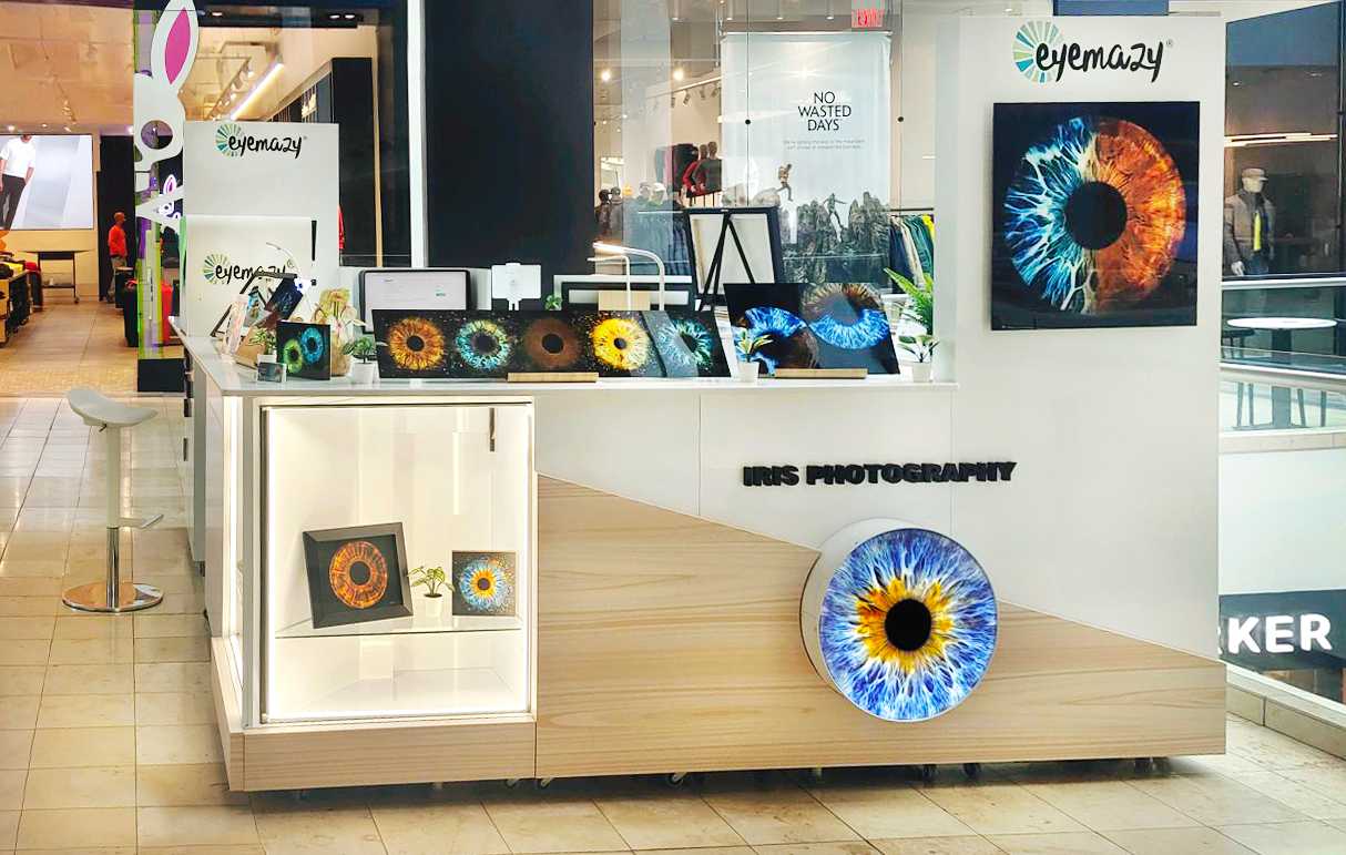 Eyemazy kiosk in Garden State Plaza Mall